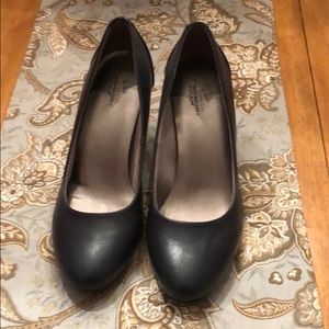 NWOT Life stride navy pumps